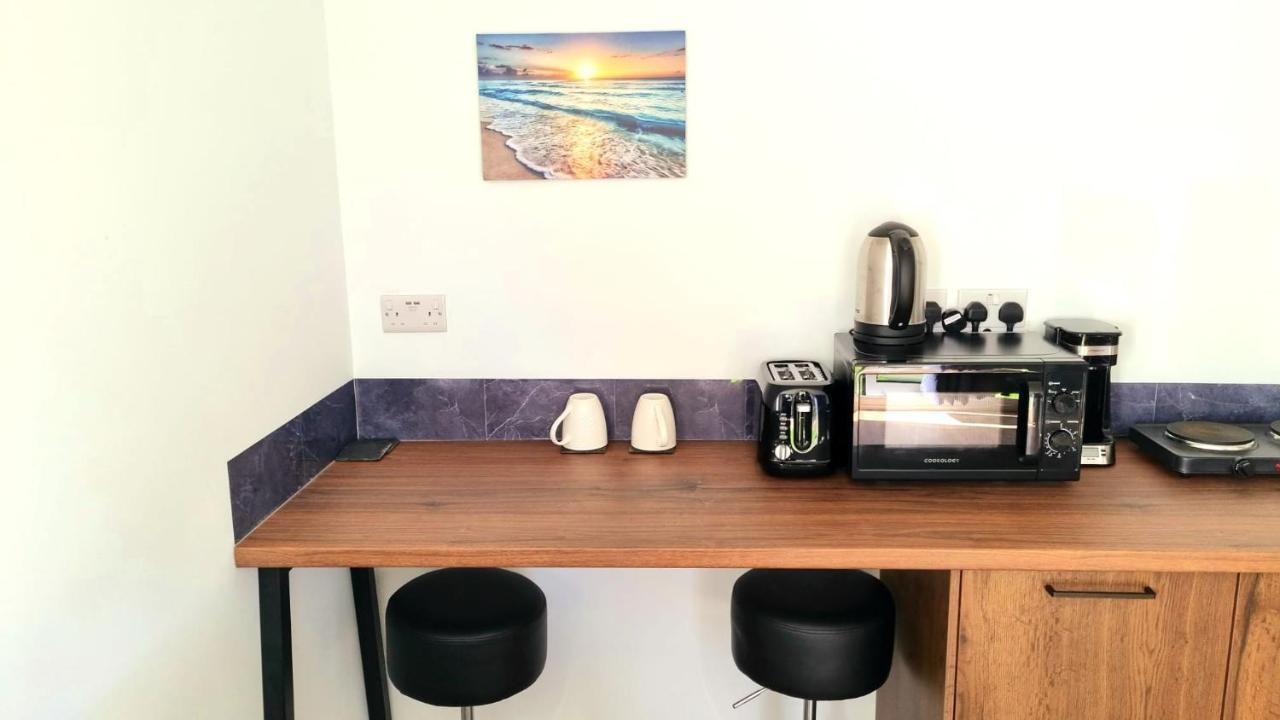 Вилла T-I-G-H The Coziest Place Wifi & Netflix Near Roundhay Лидс Экстерьер фото